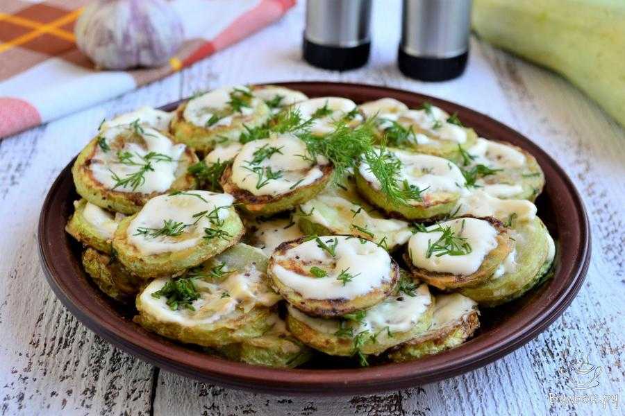 Жареные кабачки на сковороде — быстро и вкусно. пошаговые рецепты жарки кабачков