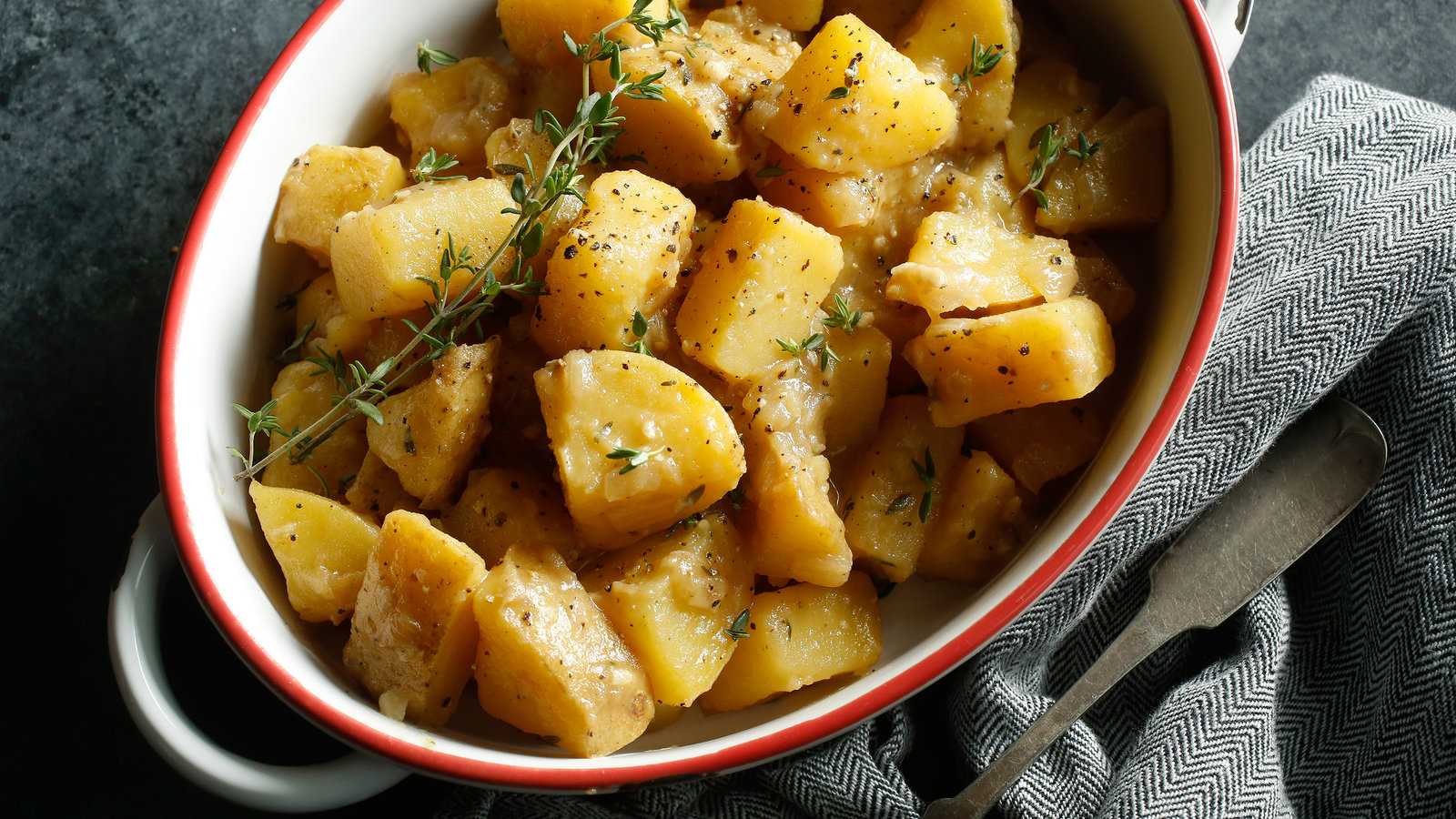 Тушеная картошка: 11 пошаговых классических рецептов