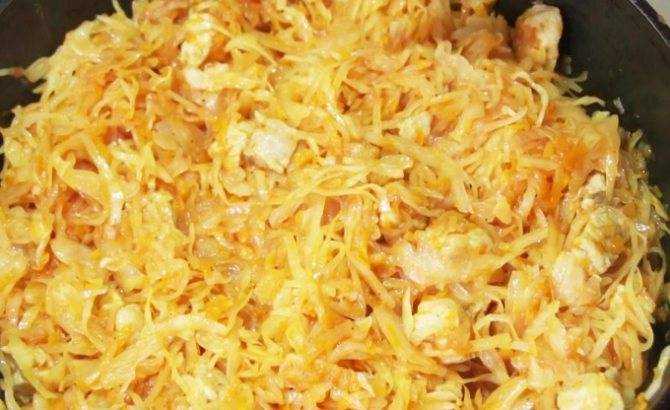 Тушеная капуста на сковороде, 10 очень вкусных рецептов