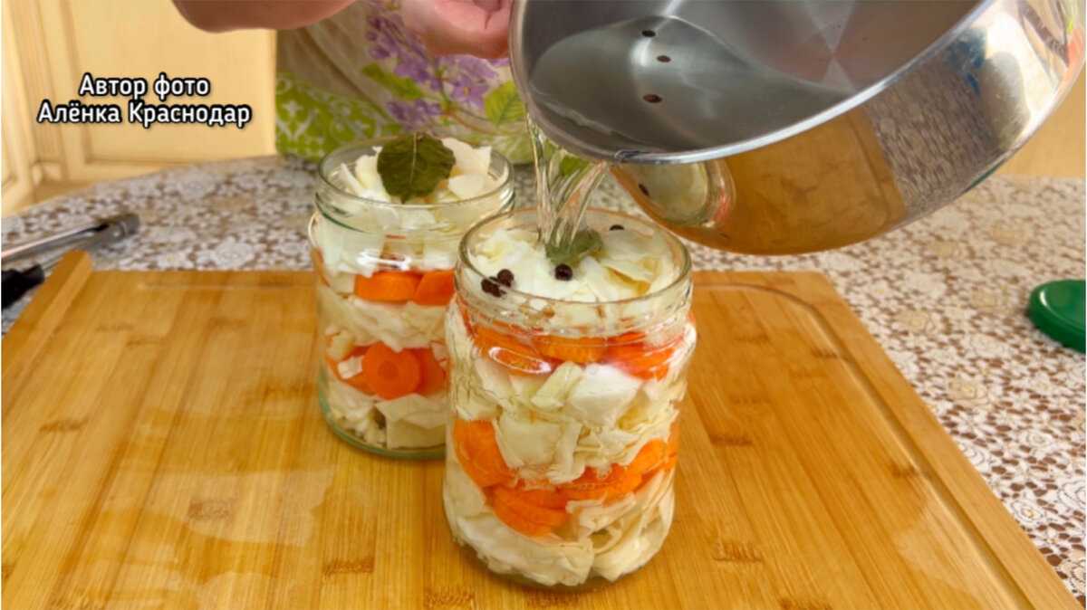 Салат с маринованной капустой - 10 рецептов быстрого приготовления