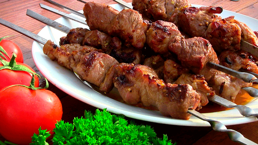 Шашлык из свинины. как приготовить вкусный шашлык из свинины, чтобы мясо было мягким и сочным