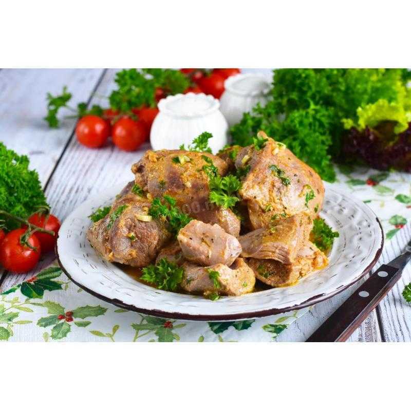Тушеная индейка с овощами.