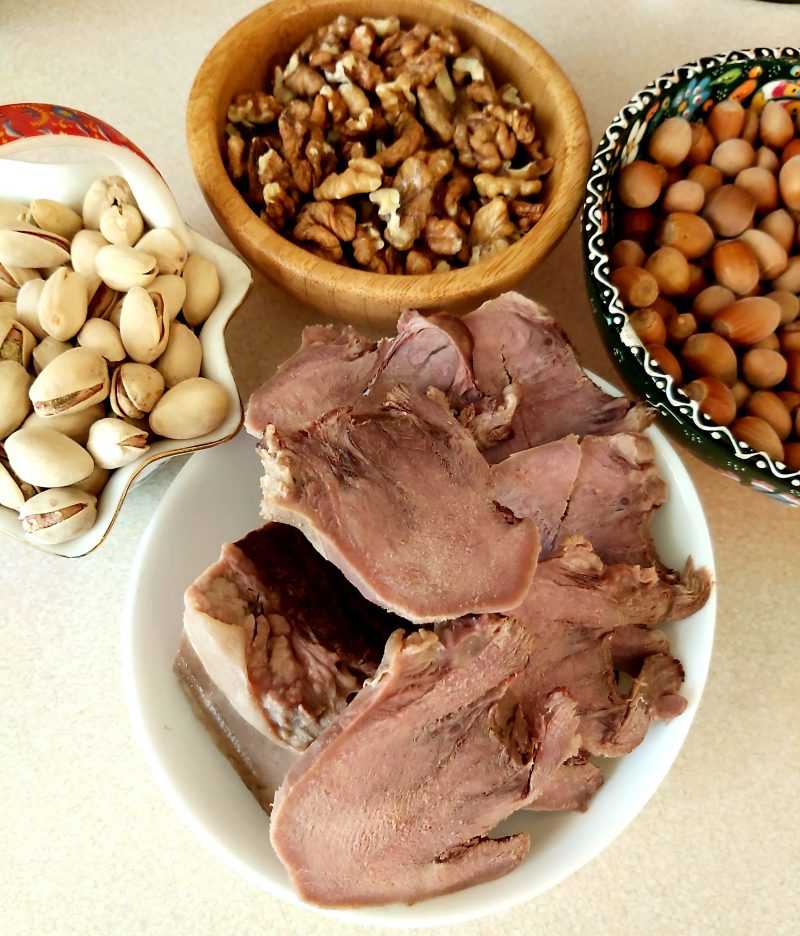 Салаты с языком на праздничный стол — простые и очень вкусные рецепты