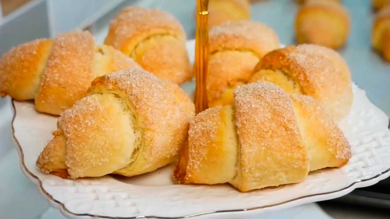 Рогалик с черносливом рецепт