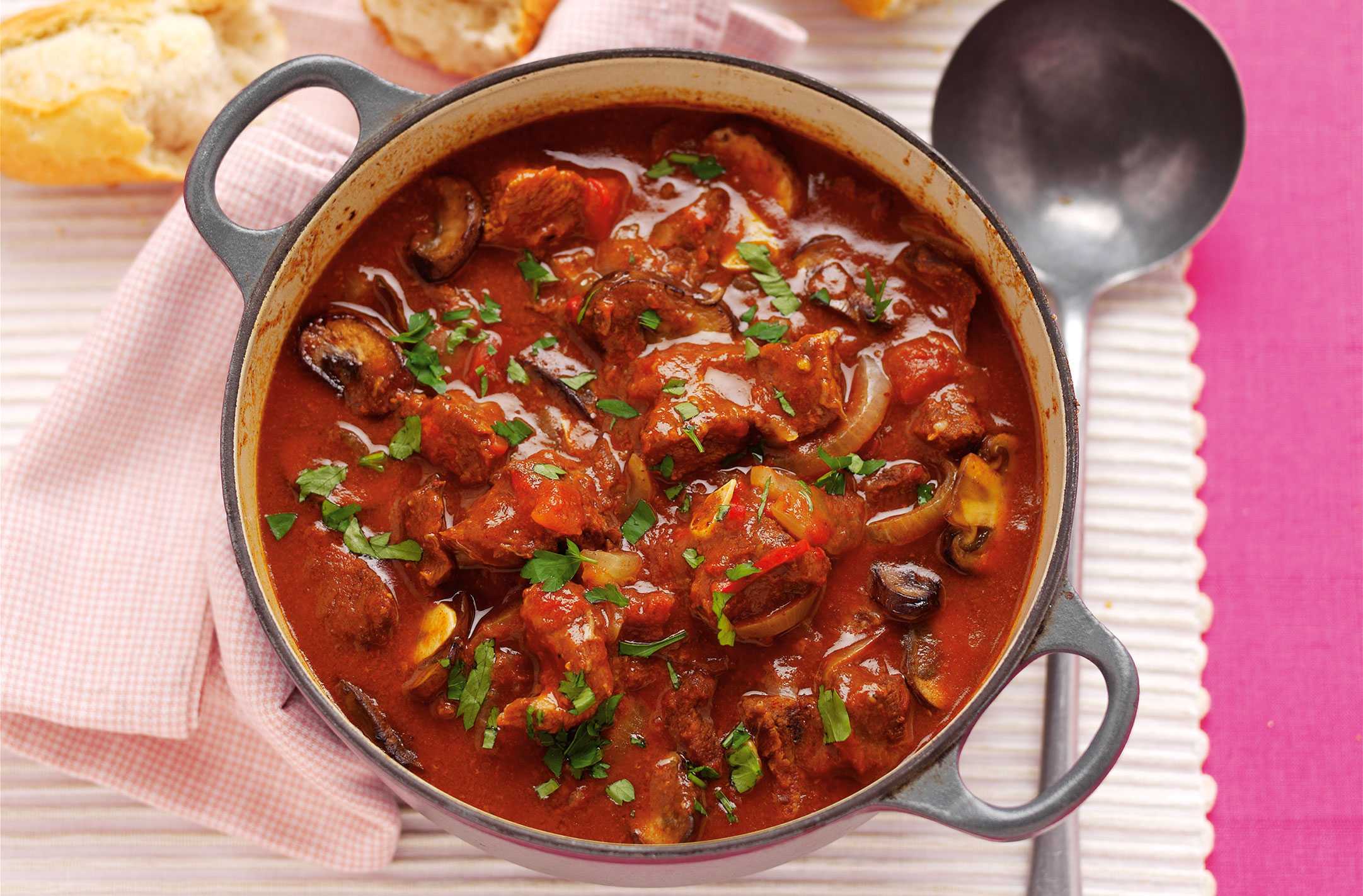 Куриный гуляш из курицы - 11 рецептов - 1000.menu