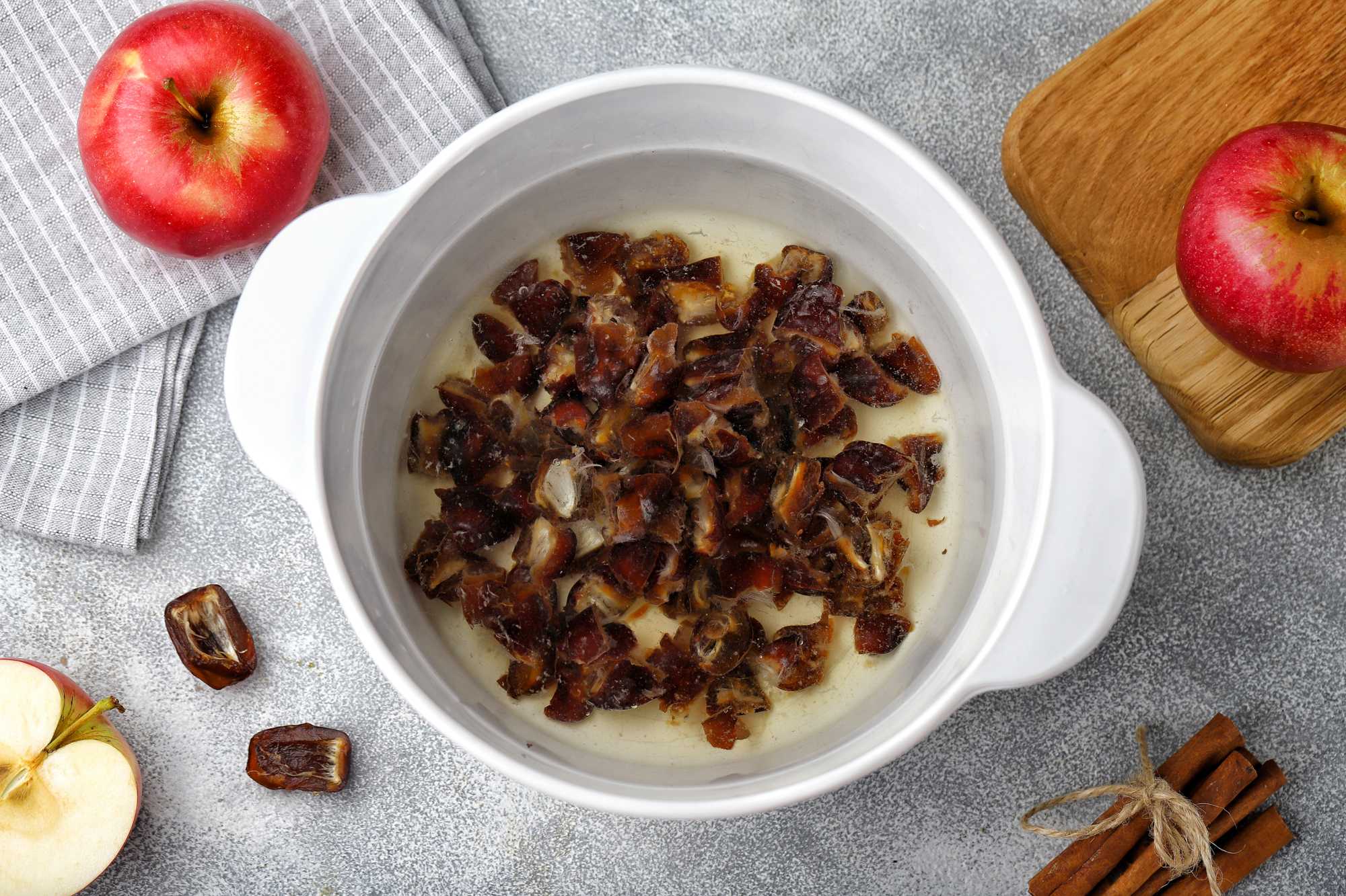 Компот из фиников очень вкусный и полезный напиток Его плюс в том что готовится он абсолютно без сахара Натуральной сладости фиников вполне достаточно для получения