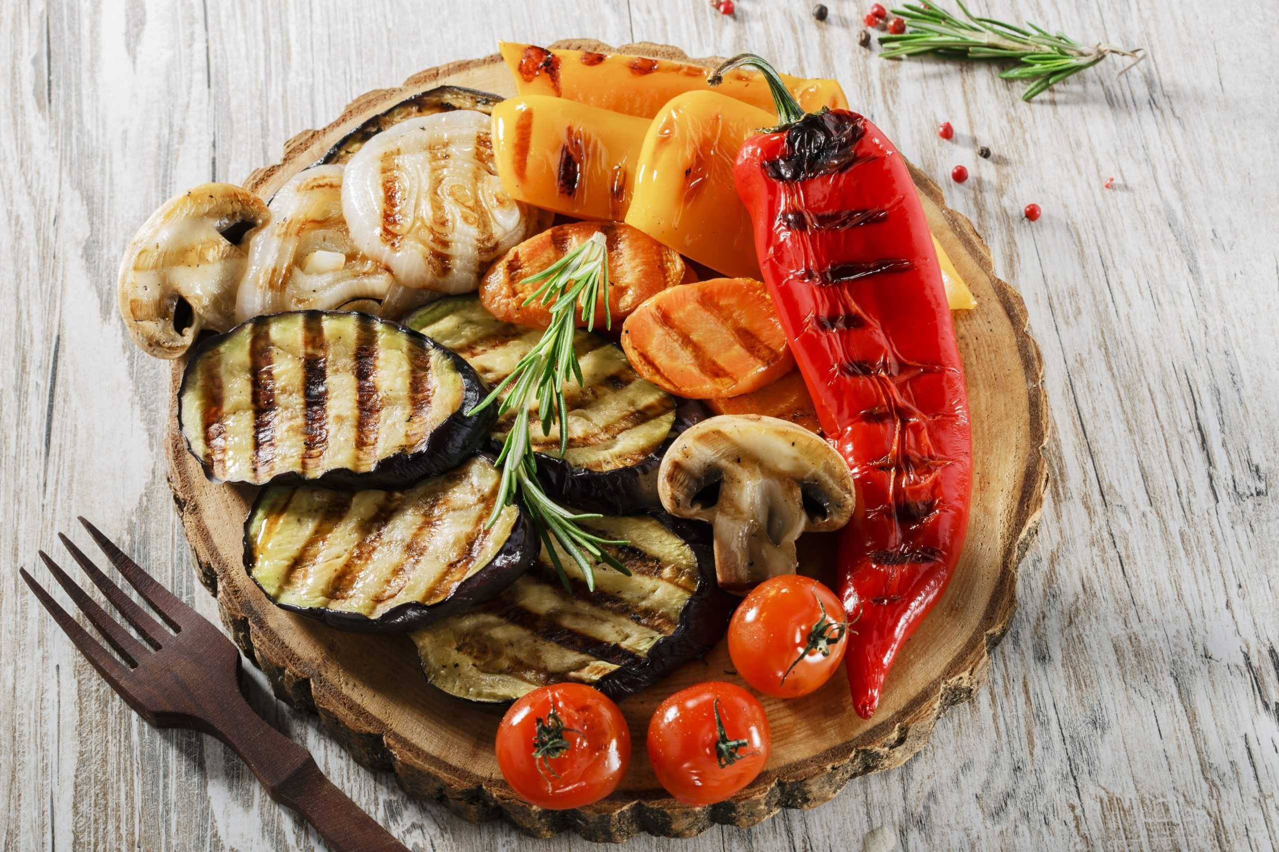 Шашлык из свинины с овощами на мангале - 8 пошаговых фото в рецепте