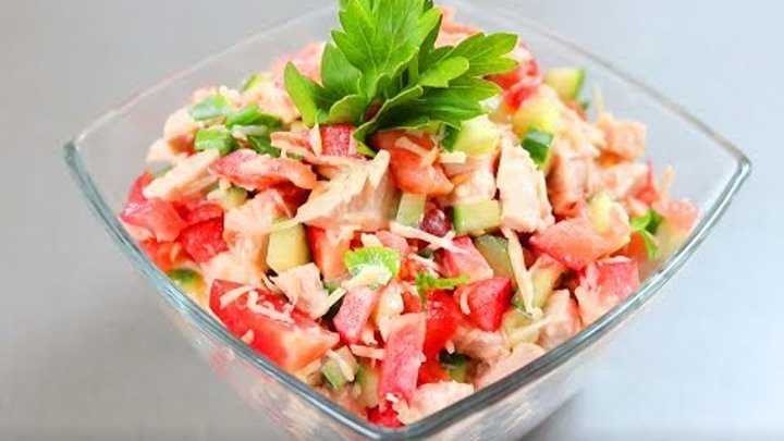 20 салатов с курицей и сыром, которые украсят любой стол