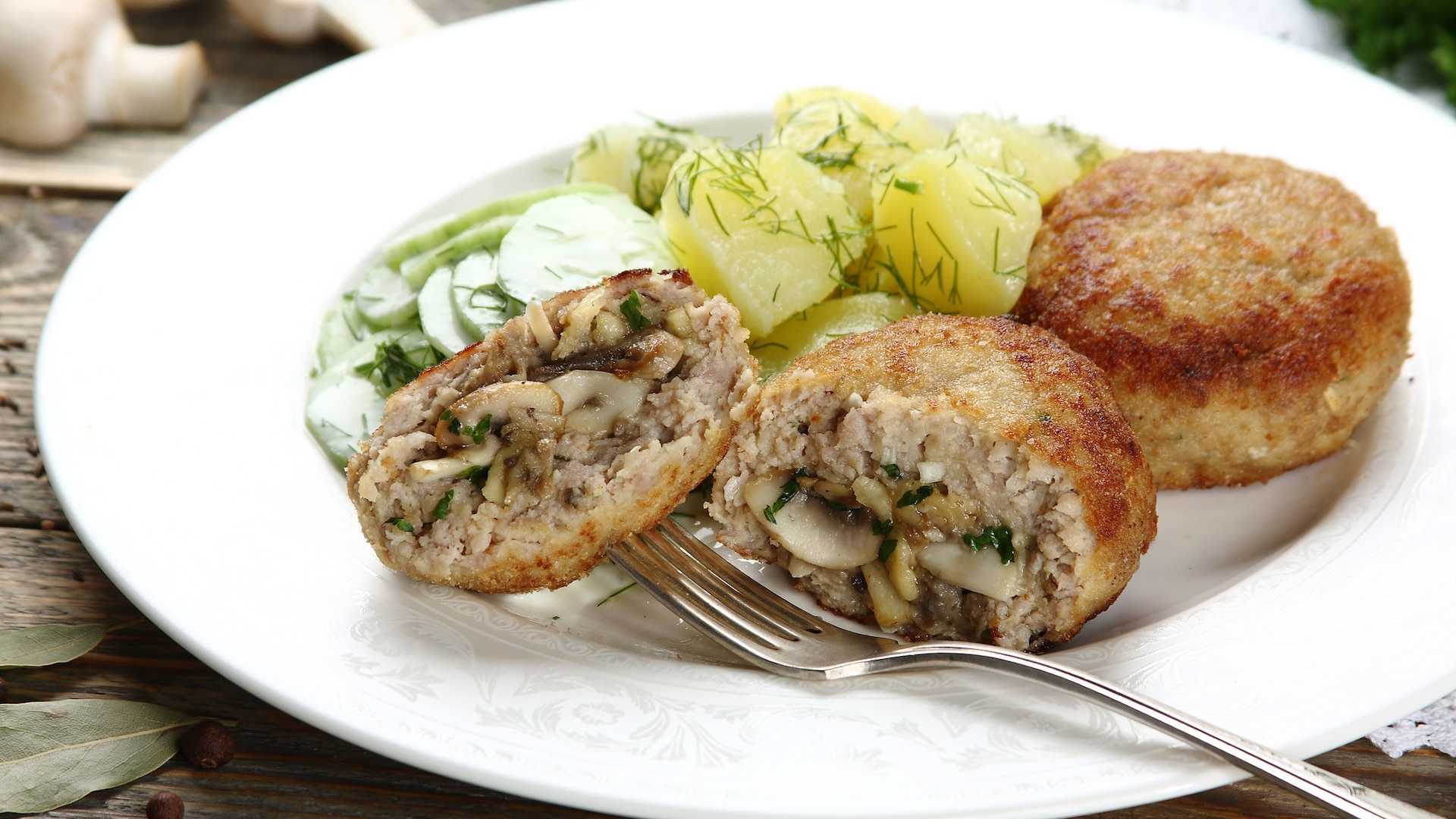 Котлеты из куриного фарша - 10 самых вкусных рецептов нежных куриных котлет