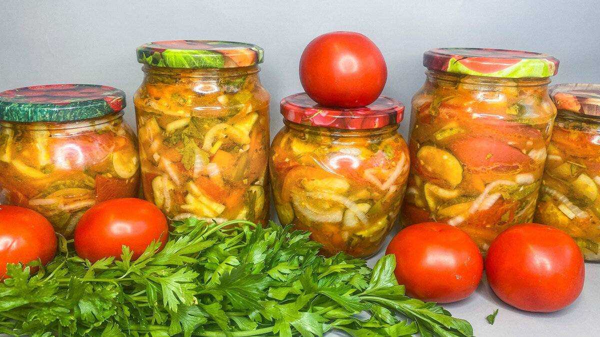 Аджика из помидоров и чеснока : 8 классических рецептов вкусной аджики
