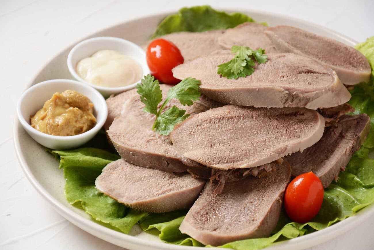 Салаты с языком на праздничный стол - простые и очень вкусные рецепты