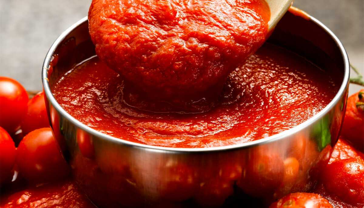 Аджика из помидоров и чеснока : 8 классических рецептов вкусной аджики
