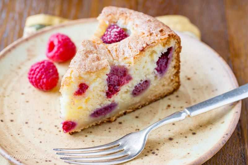 Шарлотка с яблоками — 10 классических рецептов яблочной шарлотки