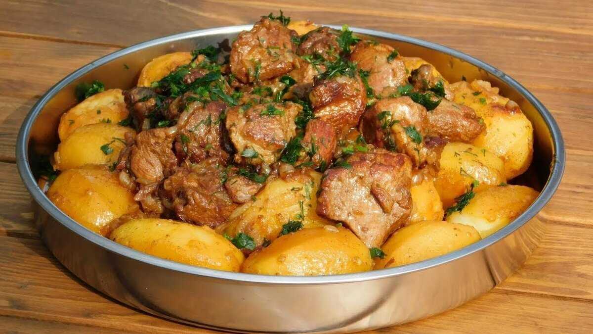 Тушеная картошка с мясом в кастрюле – простые и вкусные рецепты