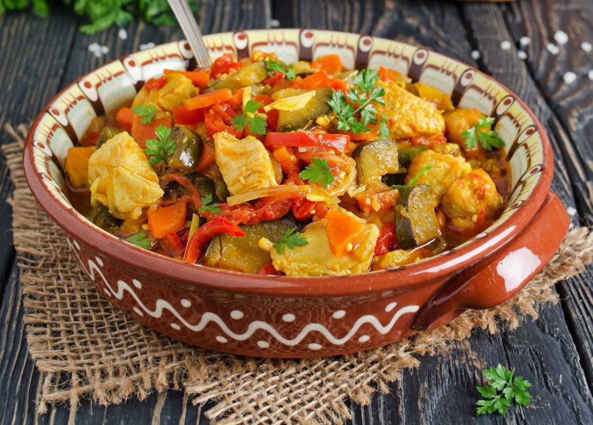 Овощное рагу с кабачками: рецепт на сковороде с цветной капустой пошагово с фото