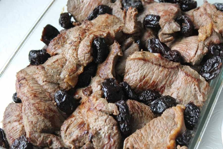 Говядина с черносливом: как приготовить вкусное мясо