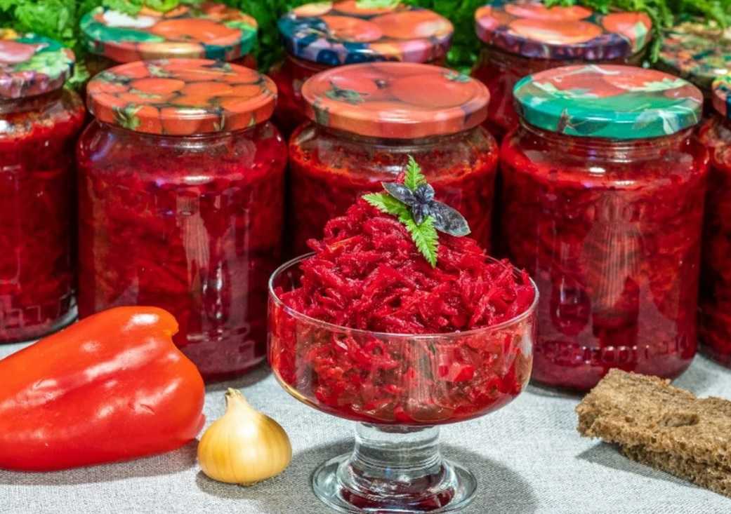 Салат из сырой свеклы — 8 очень вкусных рецептов