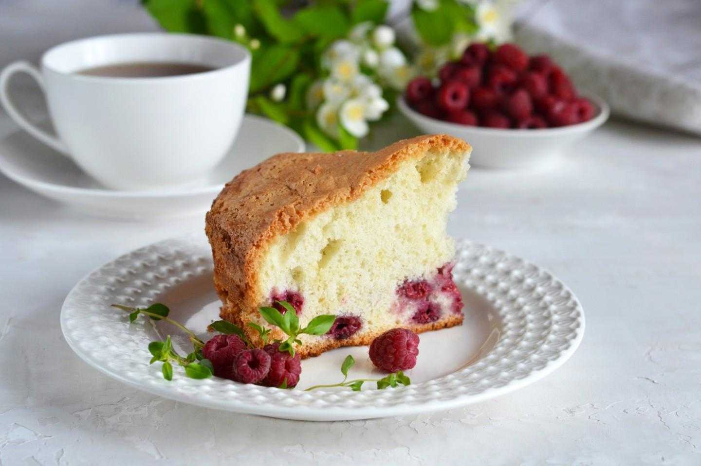 Классическая пышная шарлотка с яблоками в духовке - 10 простых пошаговых рецептов