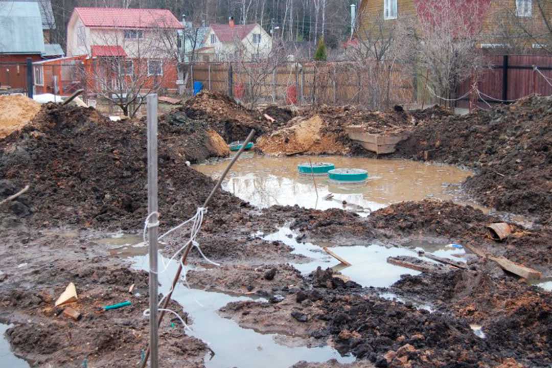 Многие халатно относятся к оценке уровня грунтовых вод ряд садоводов не обращают внимания на верховодку Однако даже верховодка может погубить все косточковые культуры