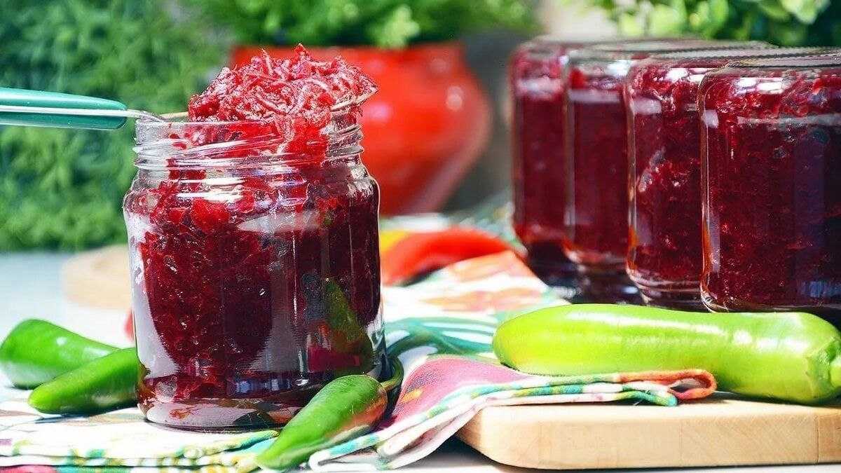 Постный салат из сырой свеклы. 5 рецептов с фото